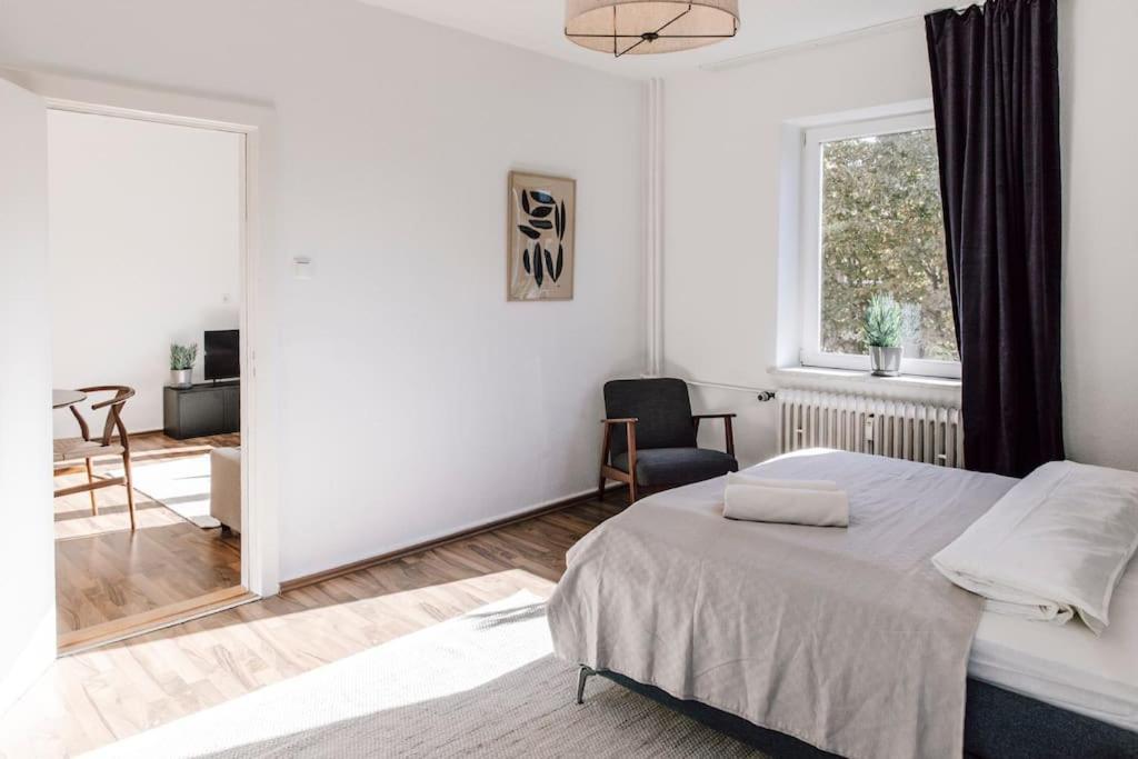 Komplett Neu: 2-Zi Zentral Im Altbau. 24H-Checkin Kiel Ngoại thất bức ảnh