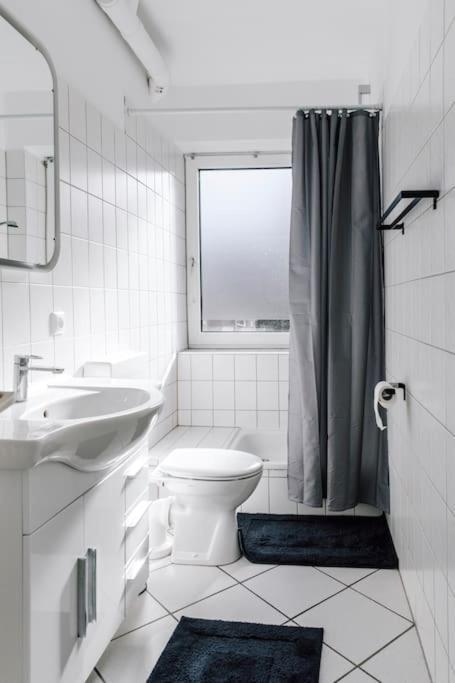 Komplett Neu: 2-Zi Zentral Im Altbau. 24H-Checkin Kiel Ngoại thất bức ảnh